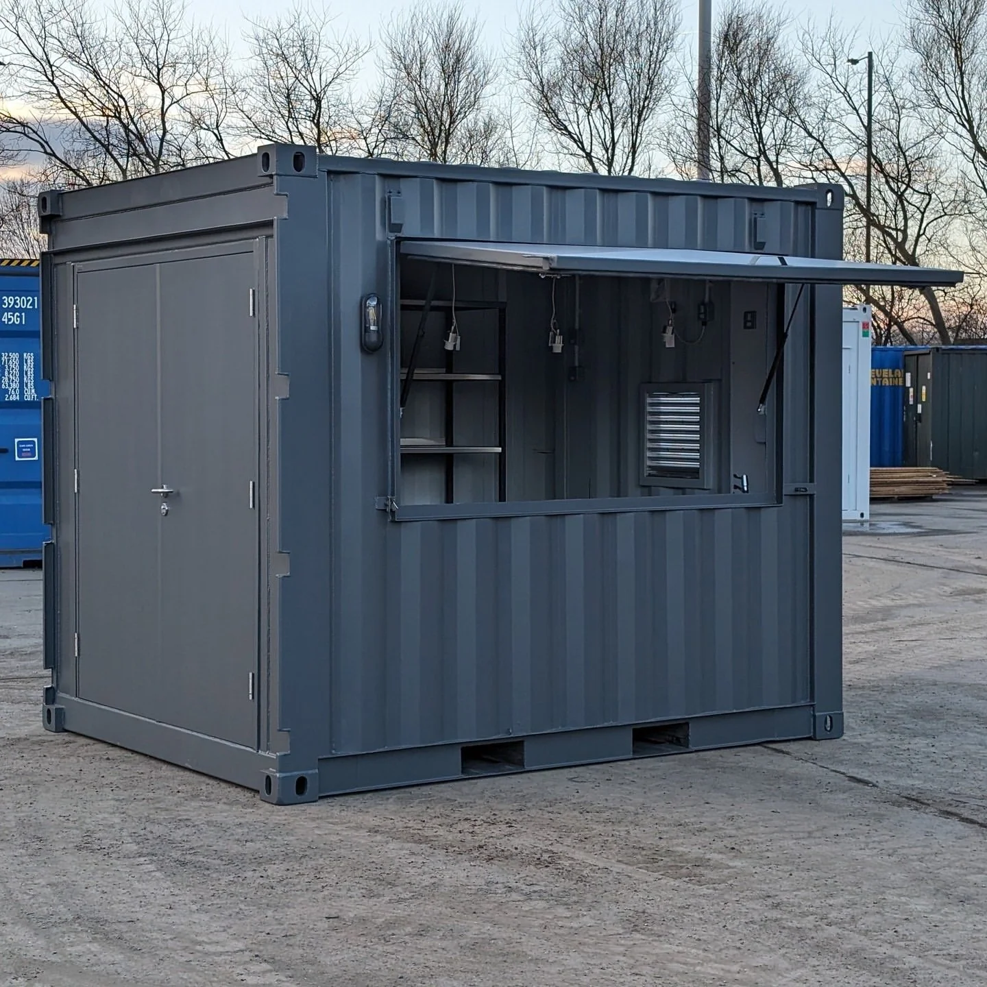 10ft Customized Pop-Up Bar Shipping Container