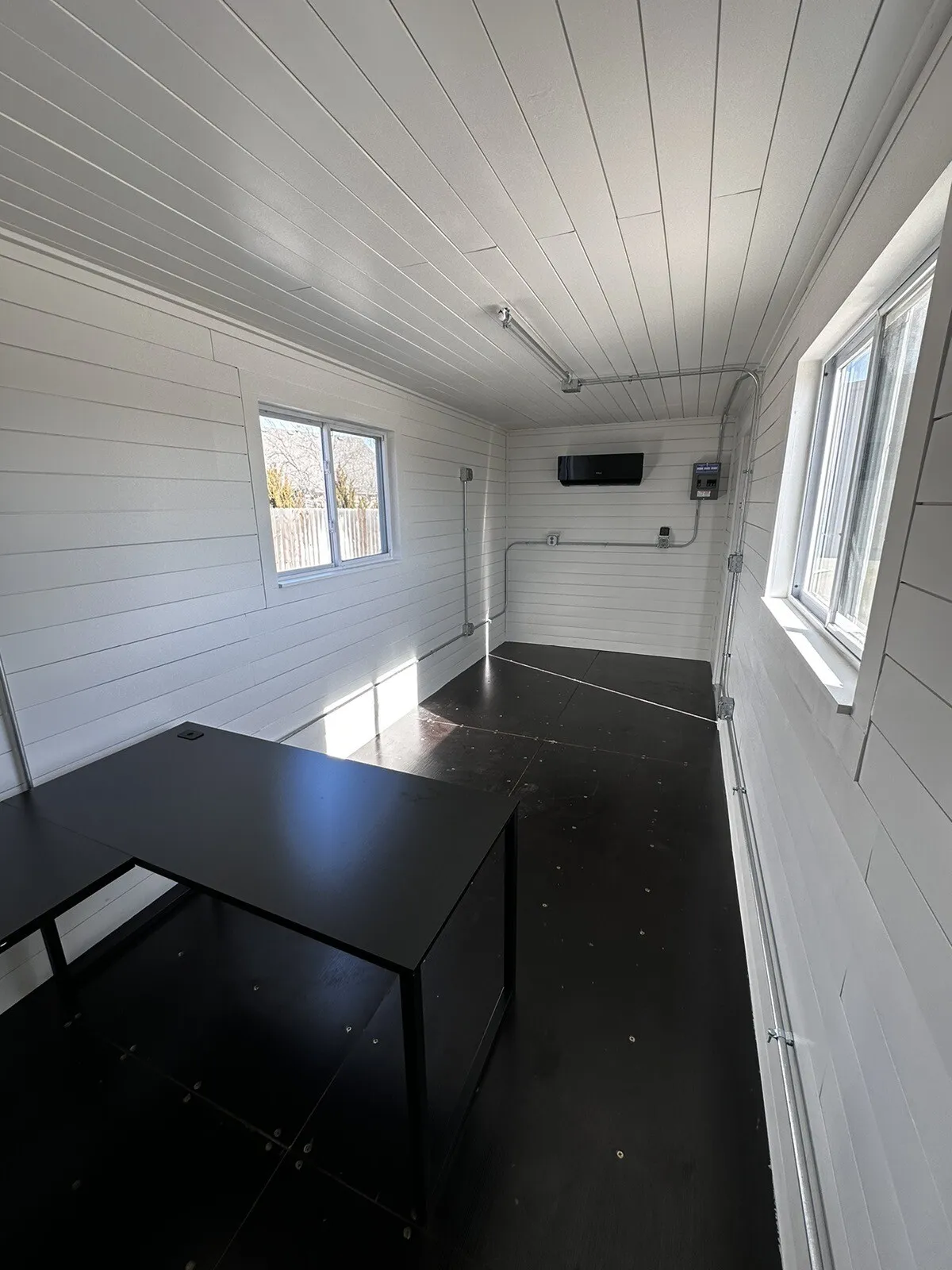 20ft Standard Shipping Container – Grey Exterior - Image 4