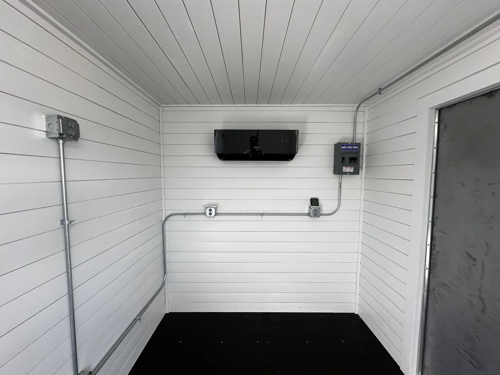 20ft Standard Shipping Container – Grey Exterior - Image 6