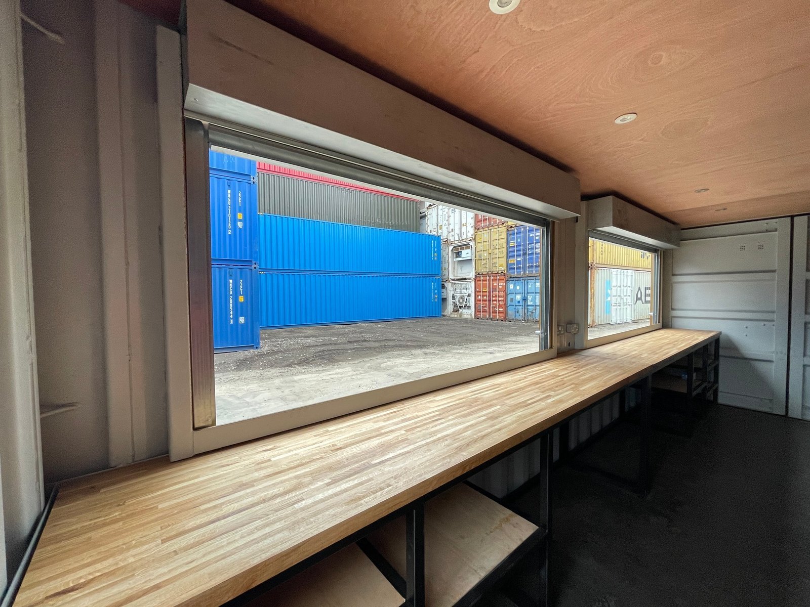 20ft Converted Container Bar – Customized Outdoor Serving Unit - Image 4