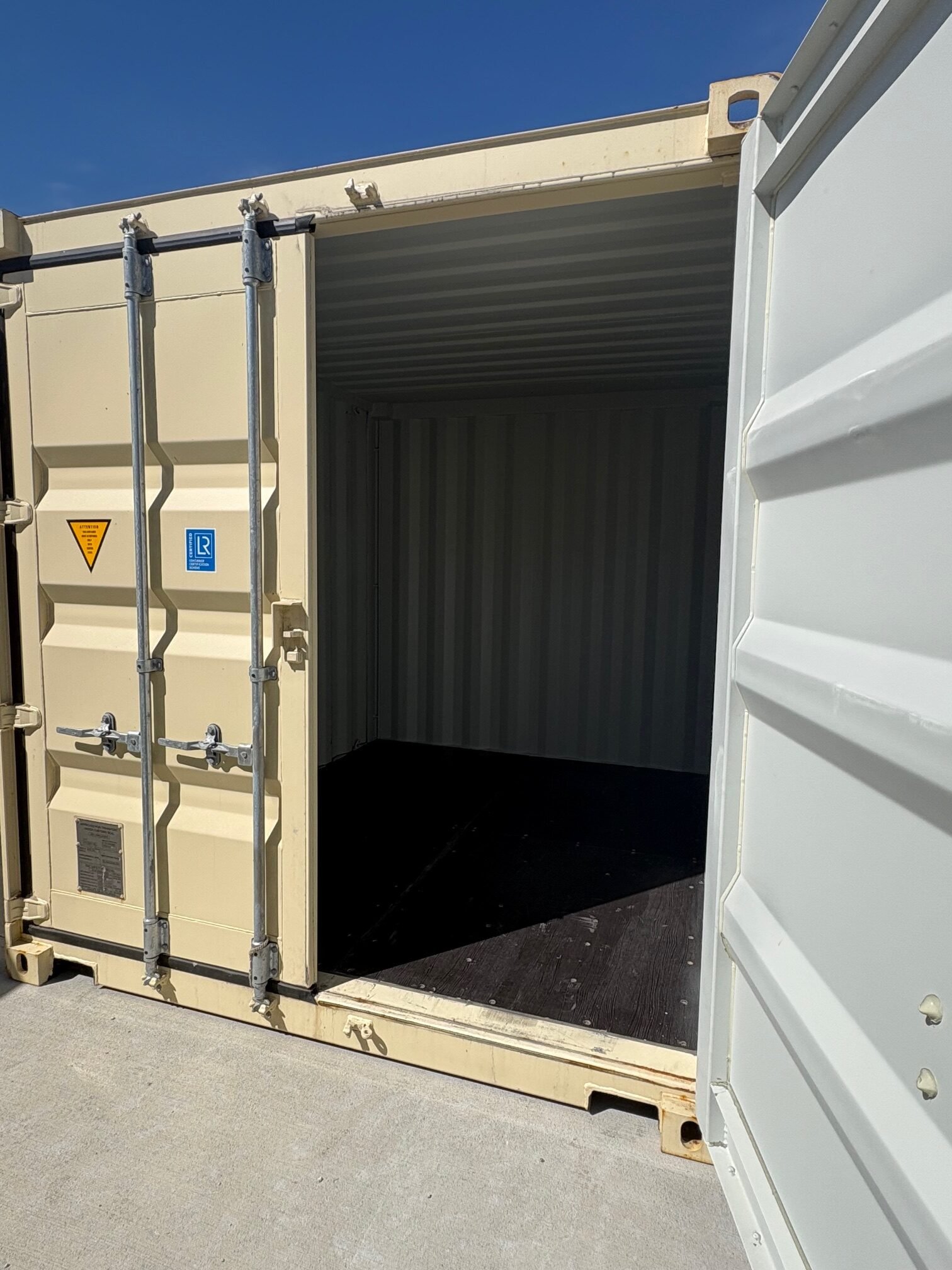 New 20ft Standard Shipping Container – Ivory, Single Door with Lock Box - Image 2