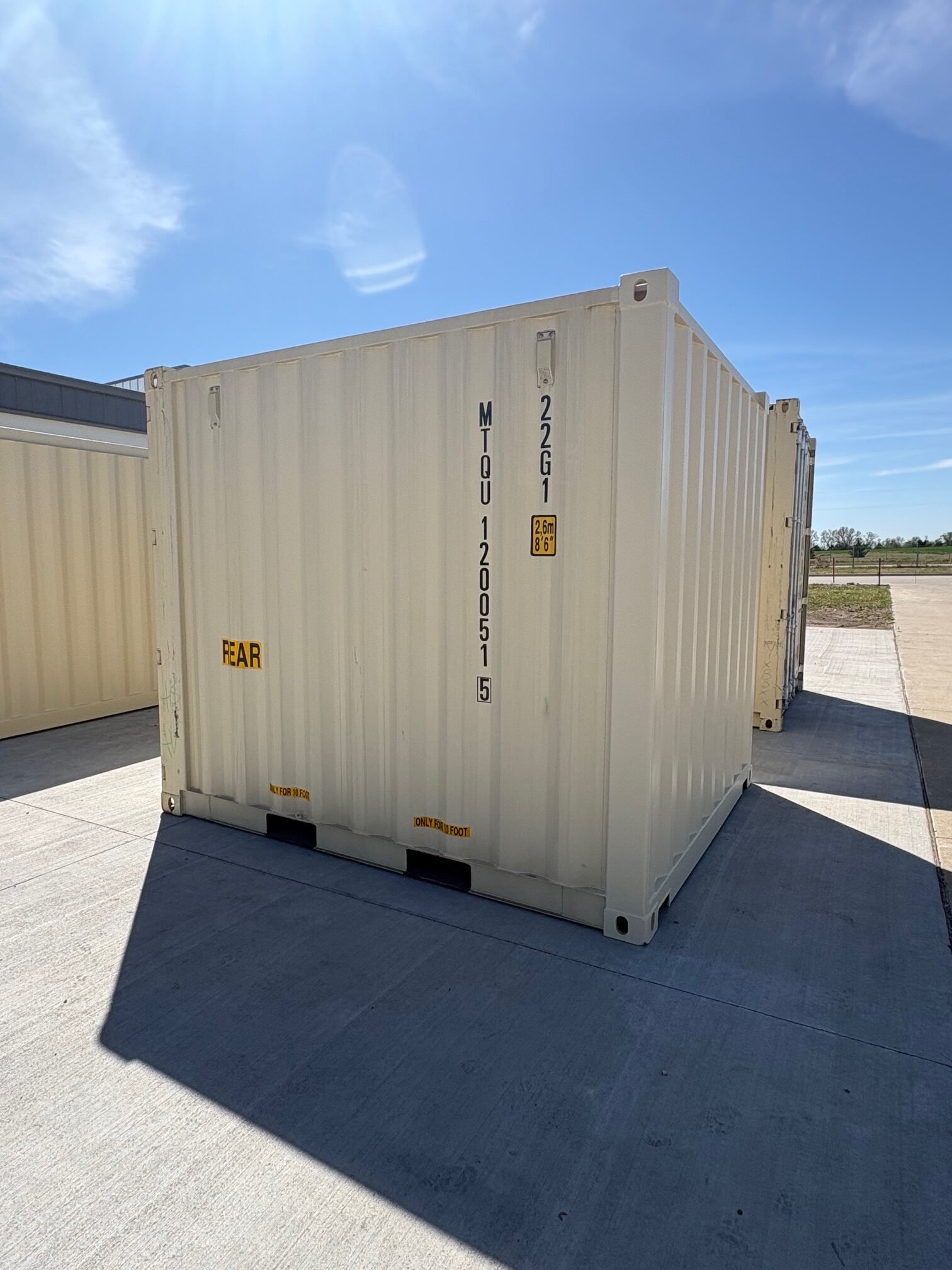 New 20ft Standard Shipping Container – Ivory, Single Door with Lock Box - Image 3