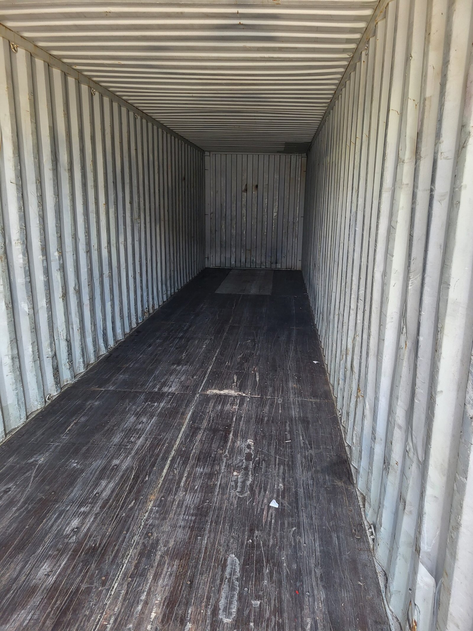 Watertight 40ft Shipping Container – Light Gray - Image 4