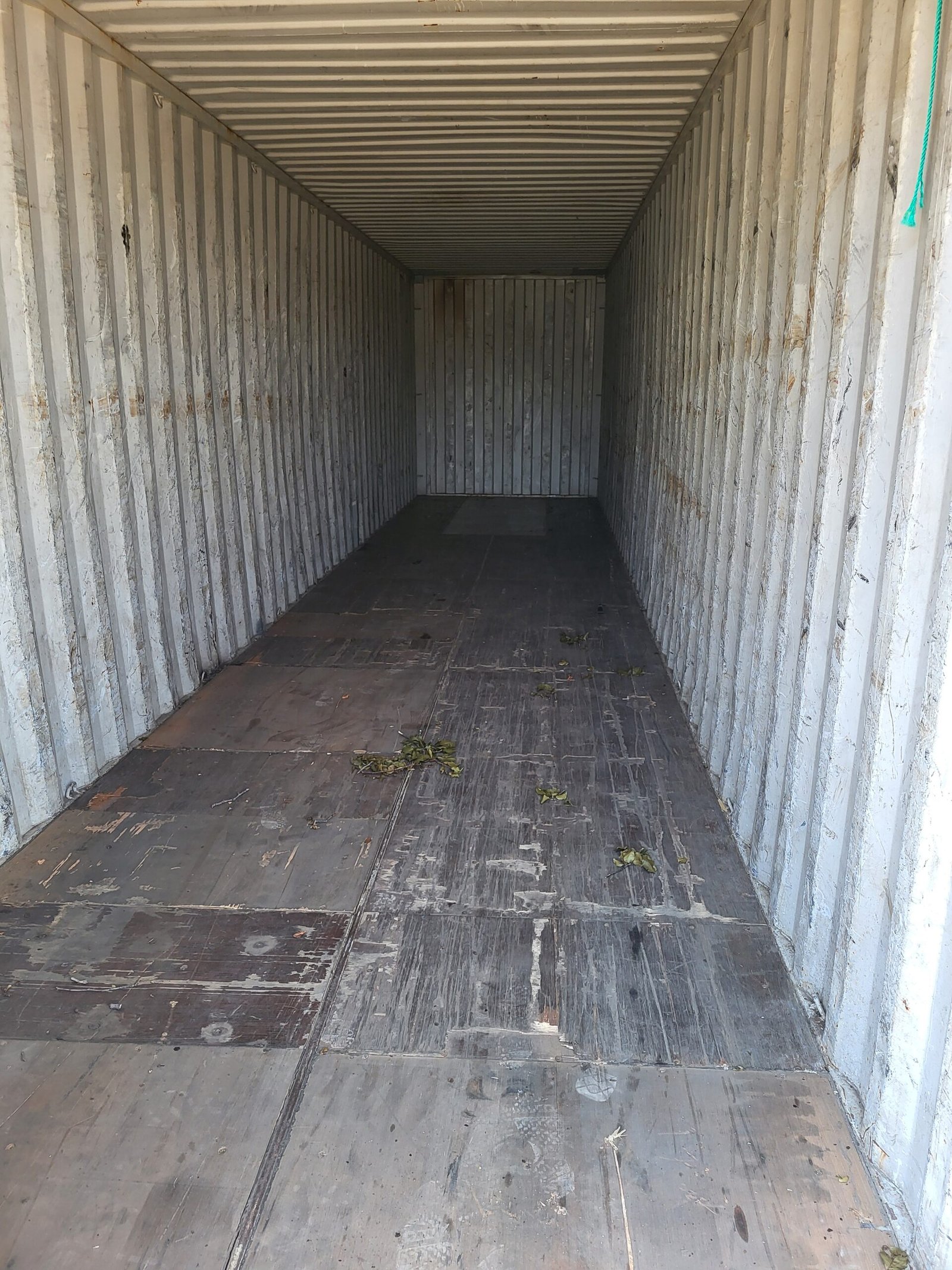 Watertight 40ft High Cube Shipping Container – Light Gray - Image 4