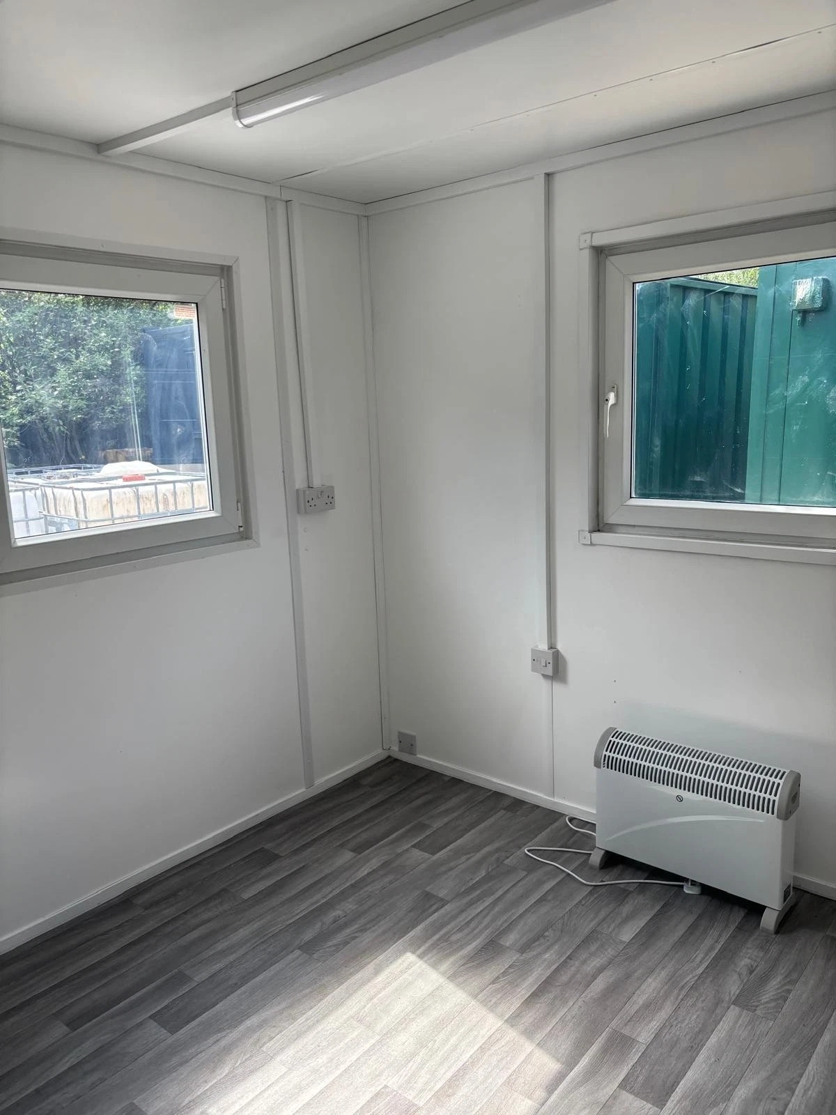 10FT X 8FT OPEN OFFICE - Image 4