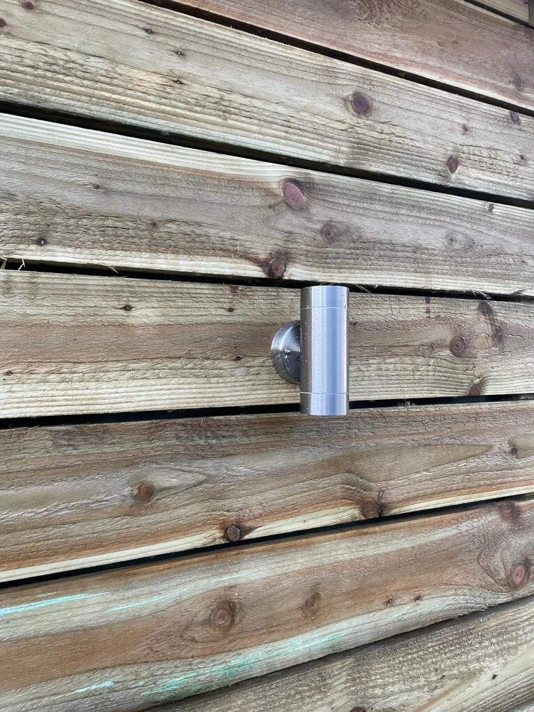 20ft x 8ft Shipping Container - Home Office - Gym - Workshop - Image 10