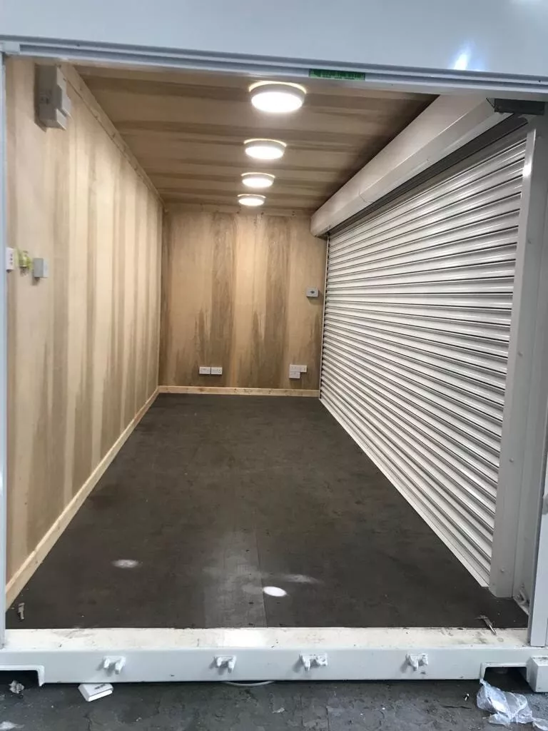 20ft x 8ft Shipping Container with Roll-Up Door – Nationwide Delivery - Image 10