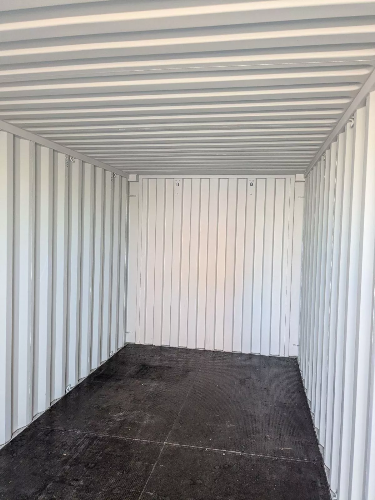 20FT Shipping Containers - Ideal for SELF-STORAGE| SOLD as SEEN - Image 3
