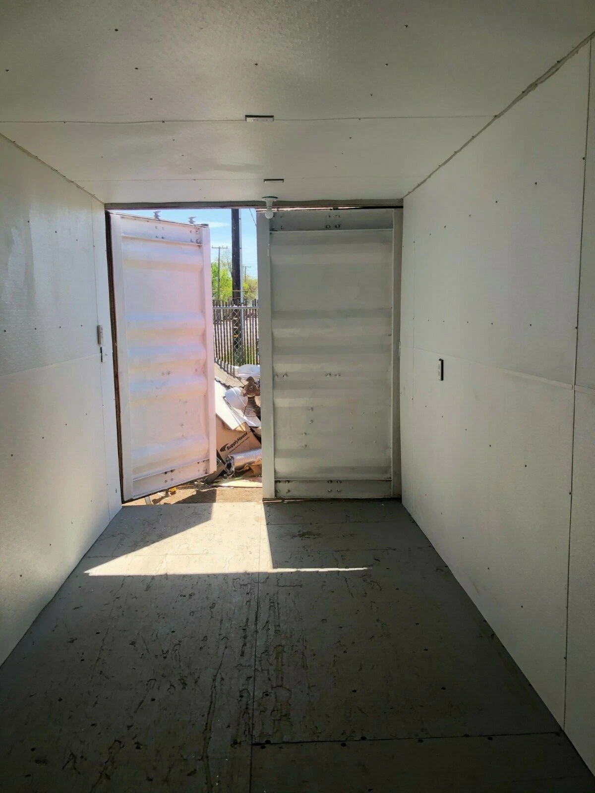 Shipping container 20 ft Insulated Greenhouse - Image 4