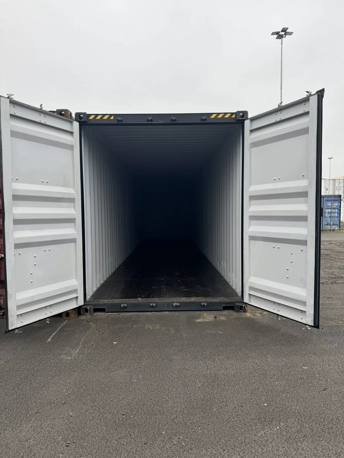 40FT DRY HC 2x Tripper Shipping Container - Image 3