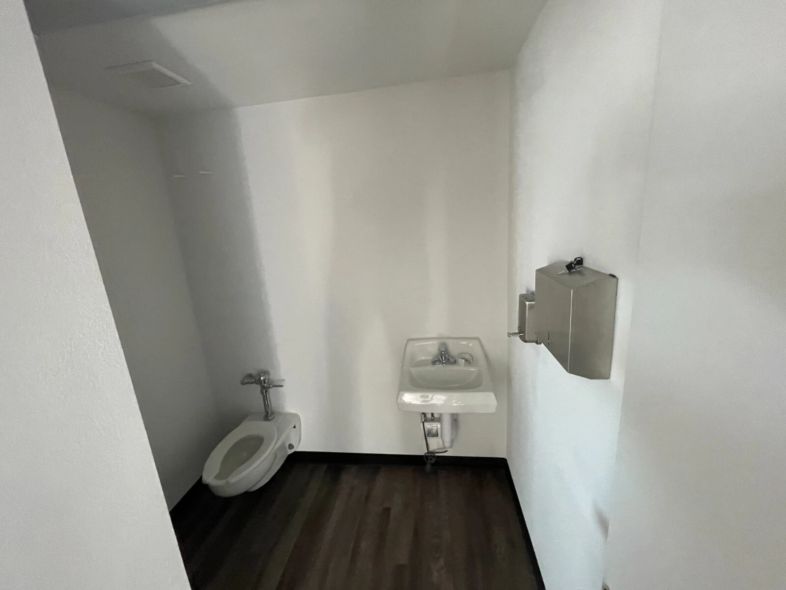 40ft Shipping Container Office with Restroom and HVAC System - Image 6