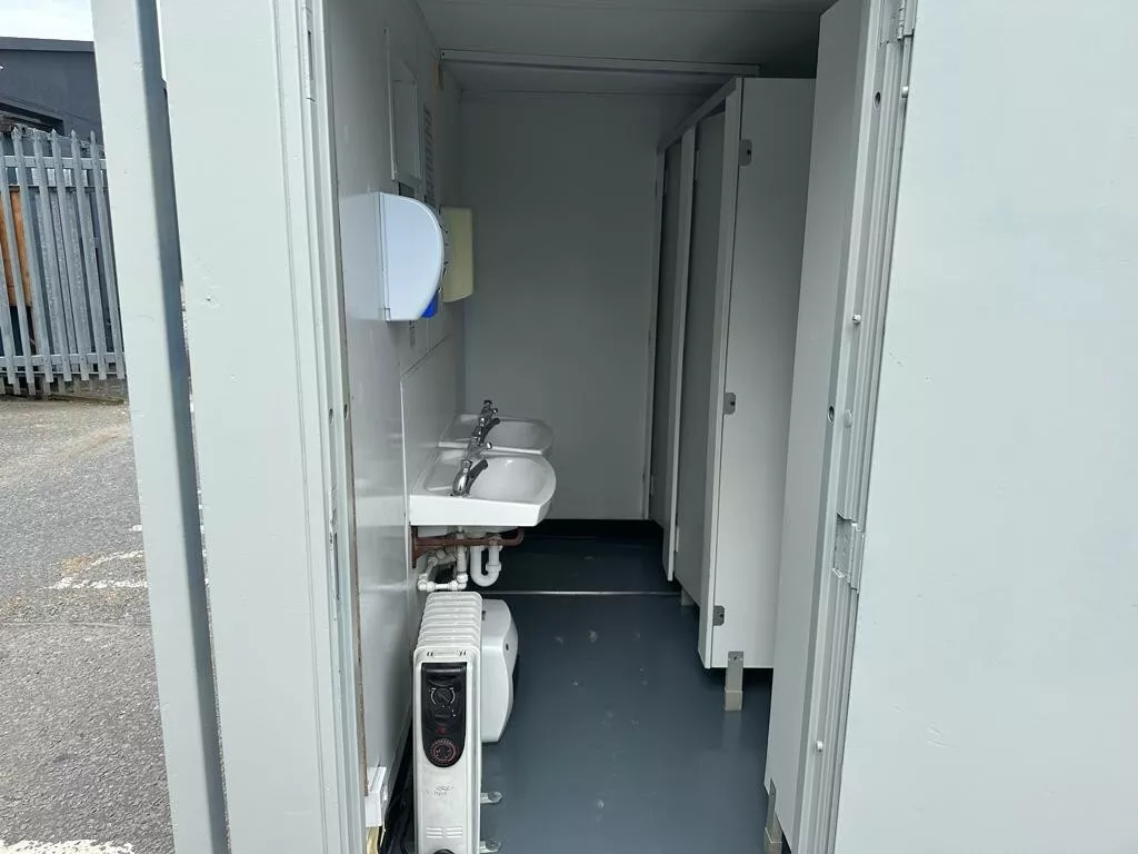 TOILET BLOCK 2+1 - Image 7