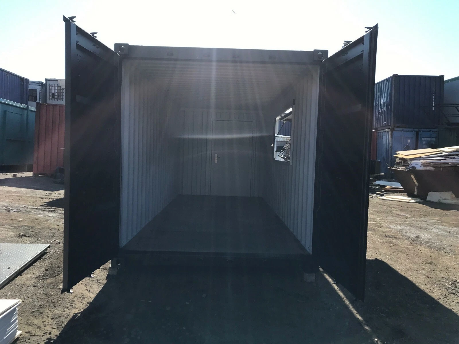 20ft shipping container kitchen/coffee shop/street food -Clean - Image 5