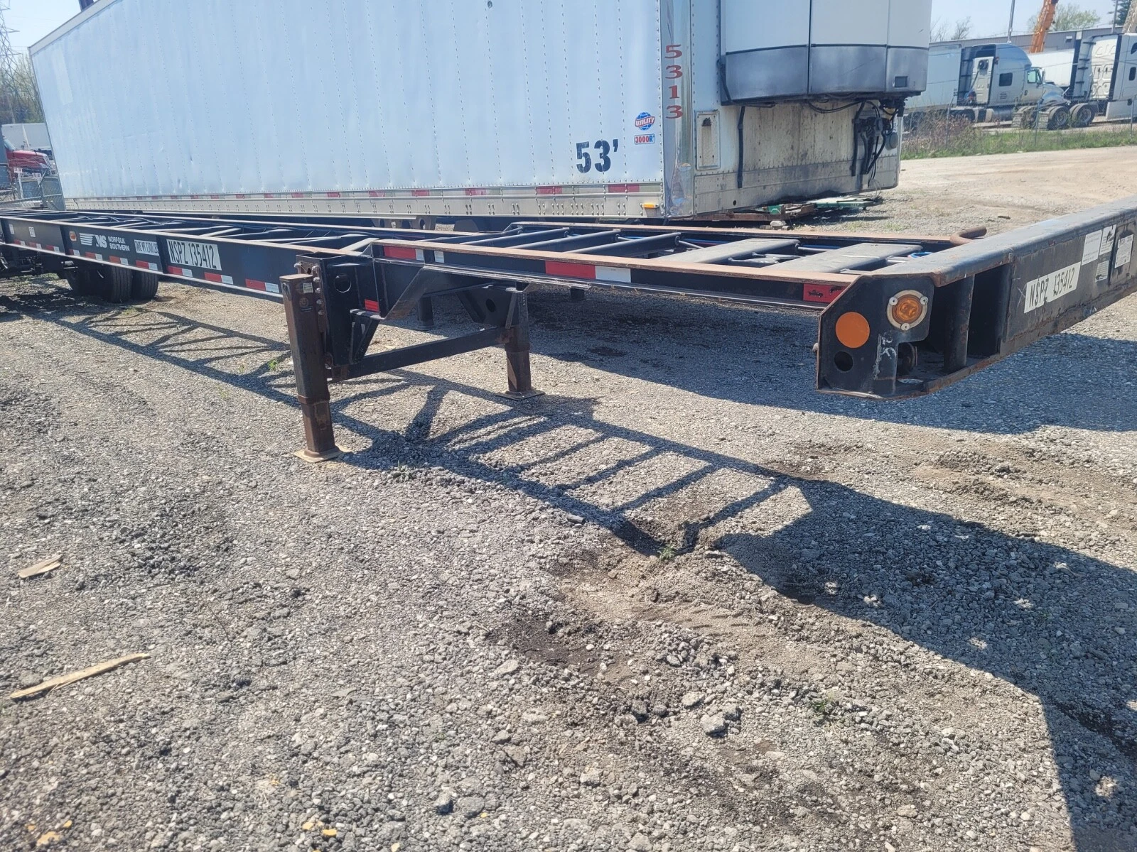 Used 2011 Hyundai 53ft Shipping Container Chassis - Image 4