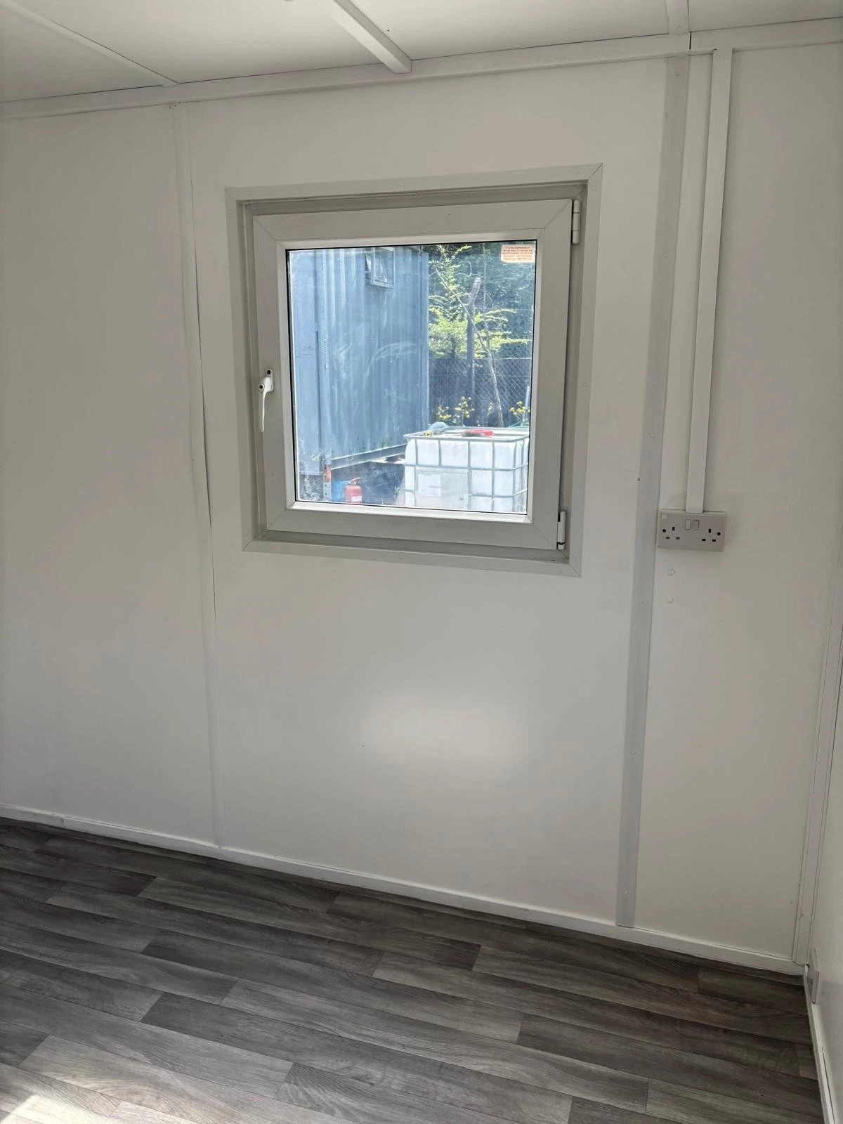 10FT X 8FT OPEN OFFICE - Image 7