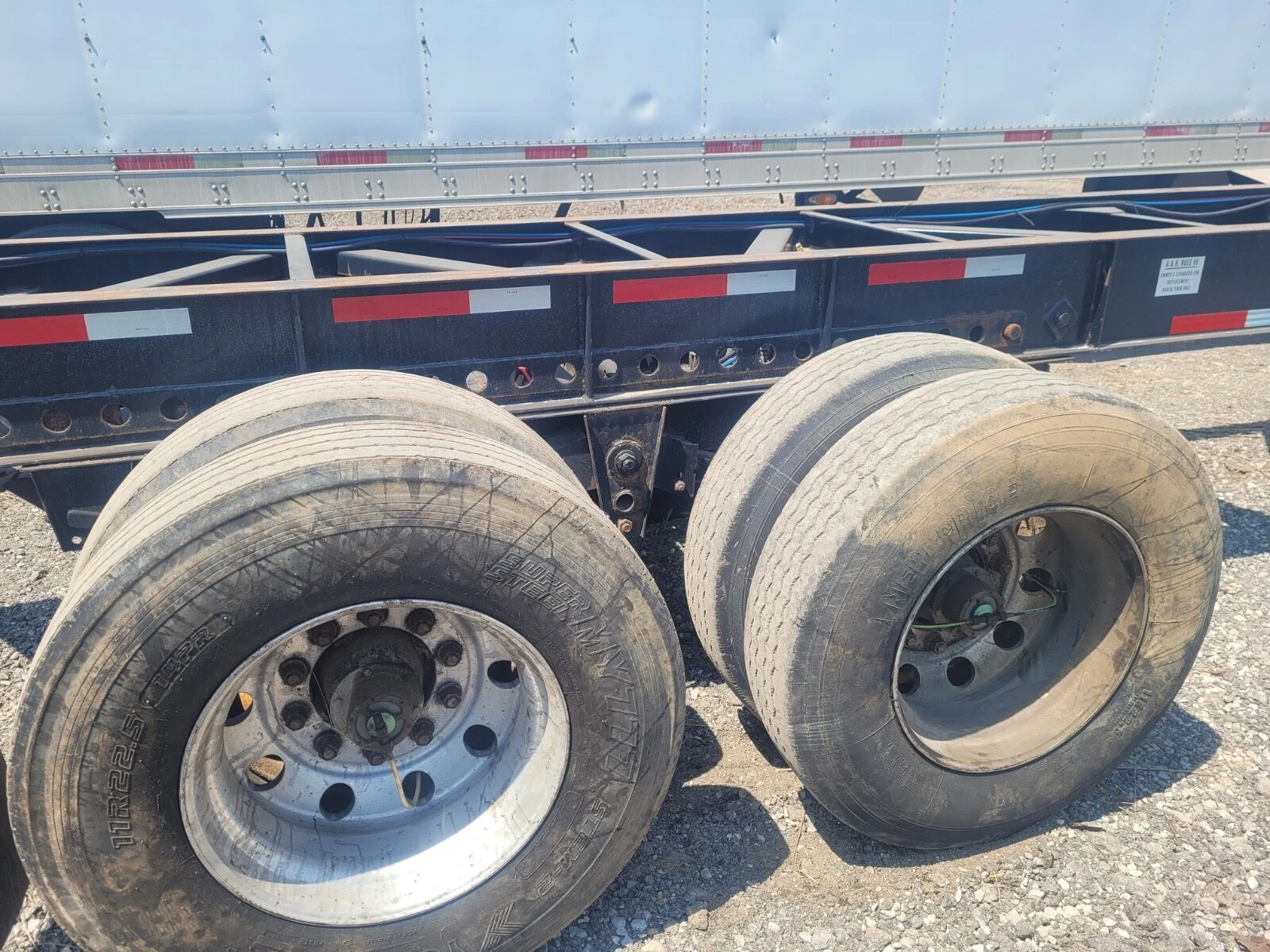 Used 2011 Hyundai 53ft Shipping Container Chassis - Image 3