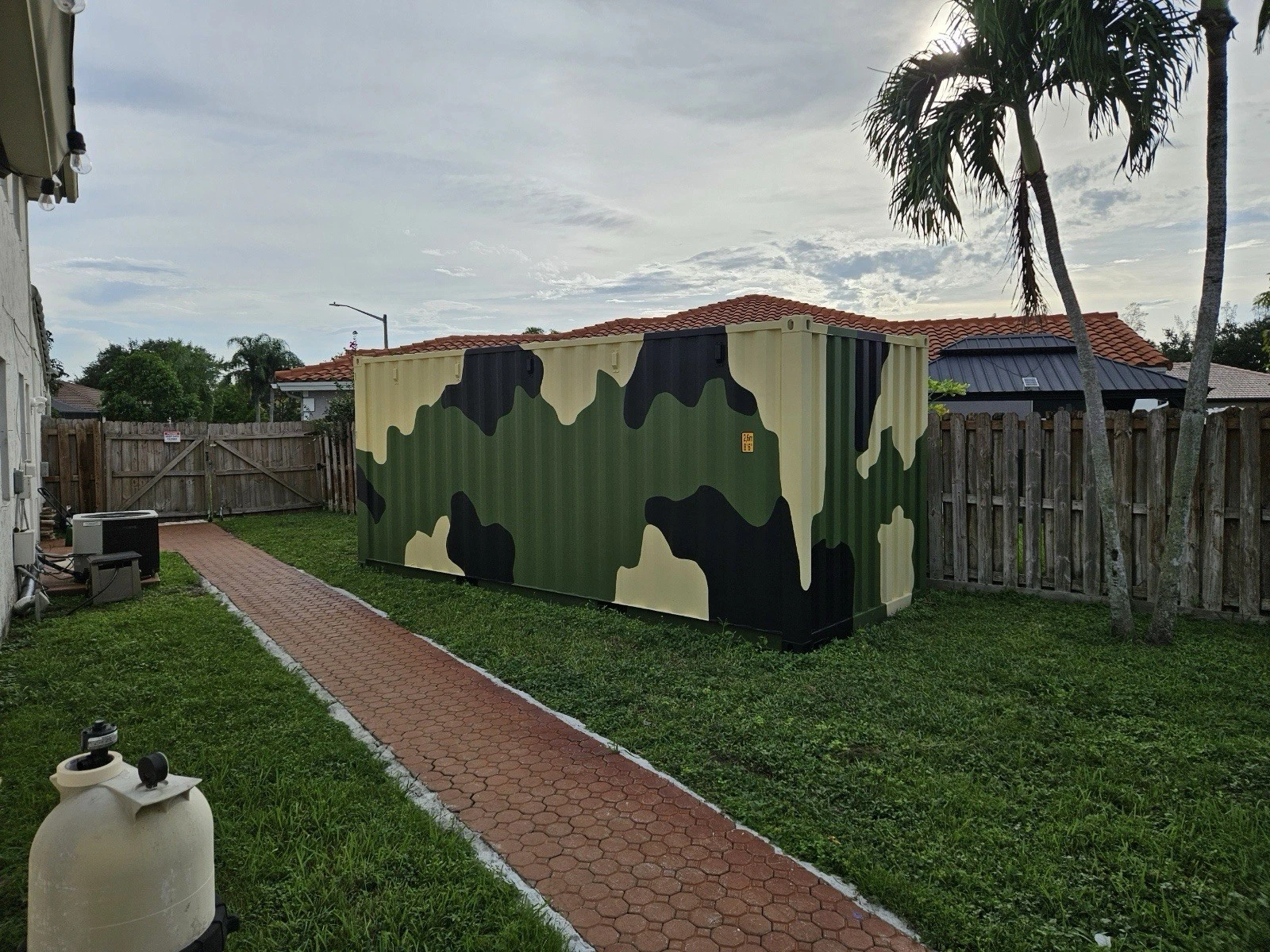 20ft New Shipping Container with Custom Camouflage Paint - Image 3