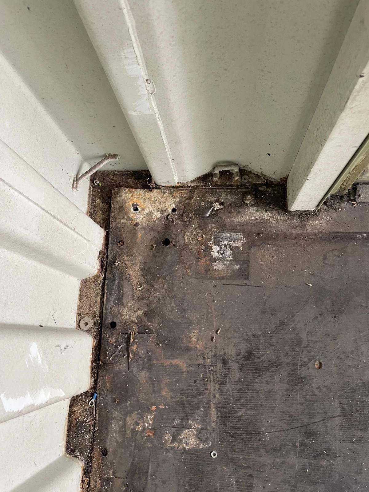 Shipping Container 13ft - Image 6