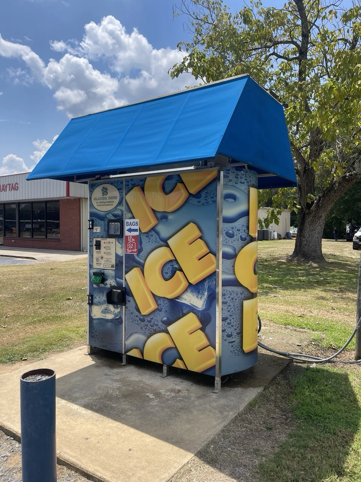 Ice Depot Commercial Ice Vending Machine – High Capacity - Image 3