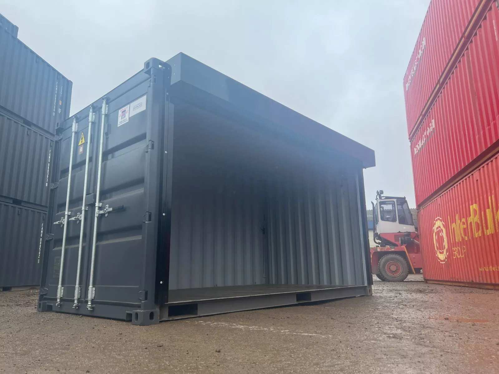 Shipping Container with Electrified Full Roll Up Side Opening - Image 4
