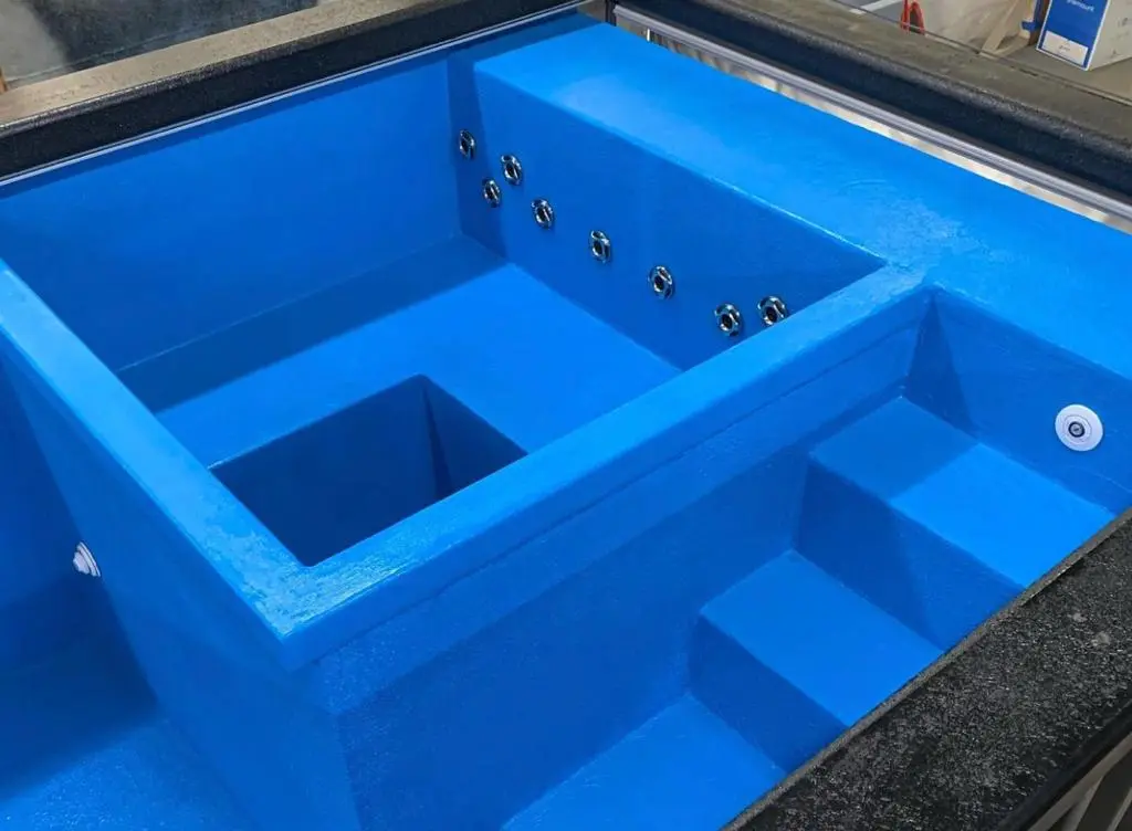 40ft Converted Shipping Container Pool - Image 4
